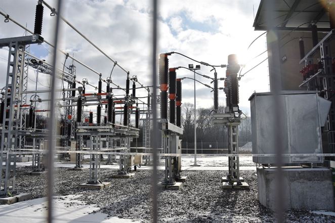 Nemecku hrozia výpadky elektriny, ak odstaví uhlie a jadro, upozorňuje šéf Uniperu